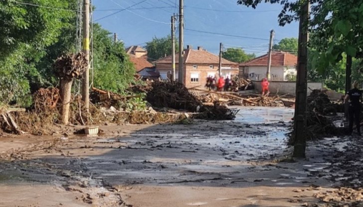 Причината не е в бедствието, а в безхаберието, смятат местните Причината не е в бедствието, а в безхаберието, смятат местните