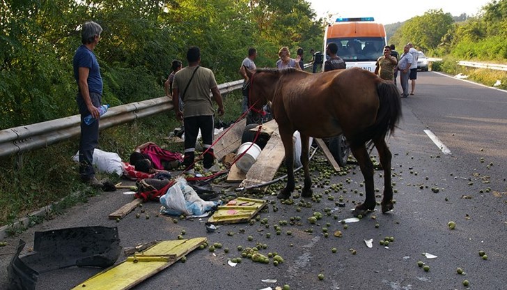 Пострадала е возеща се в автомобила жена, която е настанена в болница / Снимката е илюстративна