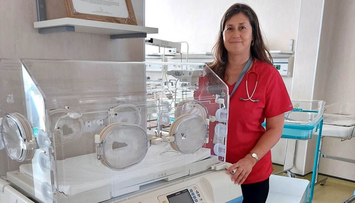 Неонатологът д-р Лилия Георгиева изказа благодарността си за предоставения апарат, който спасява живота на най-малките пациенти в Русе