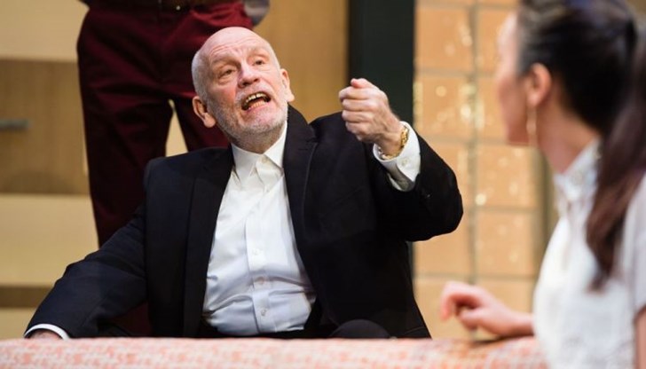 Американският актьор ще участва в постановката "В самотата на памуковите полета"