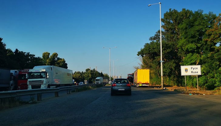 Парадоксално е, че вместо да помогне за развитието на нашия град, Дунав мост по-скоро пречи и носи негативи