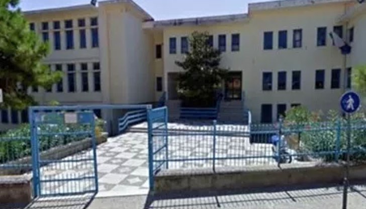 Трупът на младия мъж паднал в секцията и предизвикал шок сред избирателите Трупът на младия мъж паднал в секцията и предизвикал шок сред избирателите