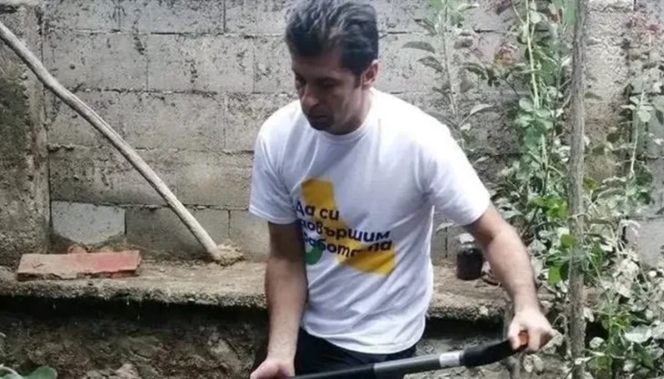 А също, че ще бъде за сметка на обикновени българи от пострадали от тежко наводнение села