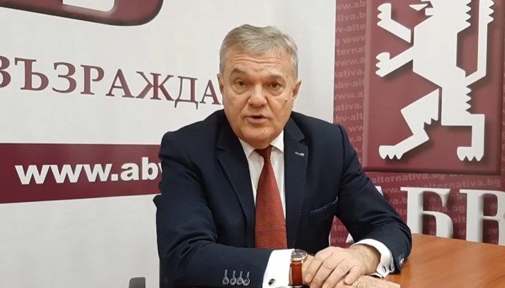 Освен, че плащаме на Русия, поддържаме и комунистическия режим в Китай