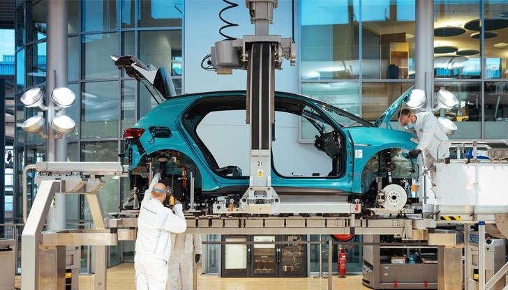 Големите заводи на Volkswagen в Германия, Чехия и Словакия са изложени на риск