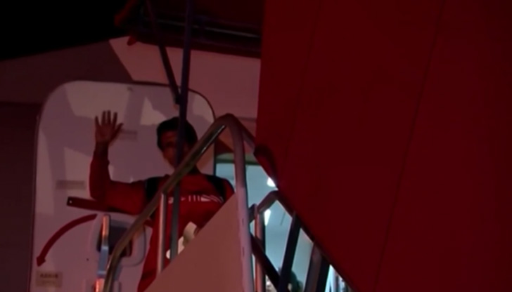 Рибар плава 11 дни във водите на Атлантическия океан, скрит