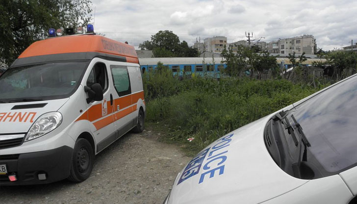 Подбалканската жп линия е затворенаБързият влак София - Бургас блъсна