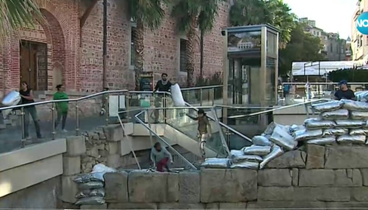 Развалят предсрочно арт инсталацията с 400 чувала на Римския стадион