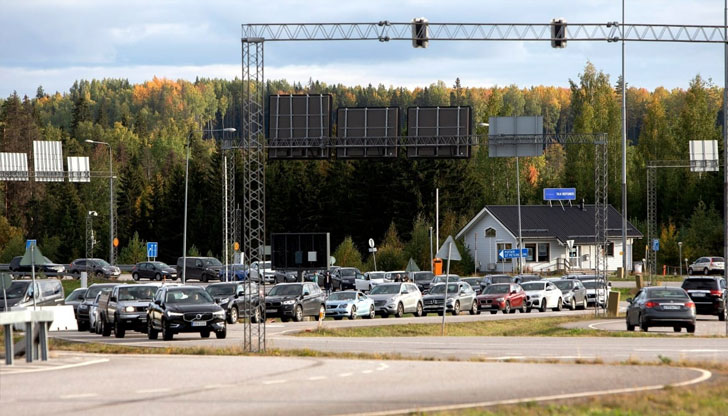 Близо 17 000 руснаци са преминали границата през изминалия уикендФинландия