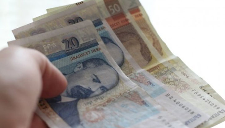 Може да се наложи родители с ниски заплати да връщат