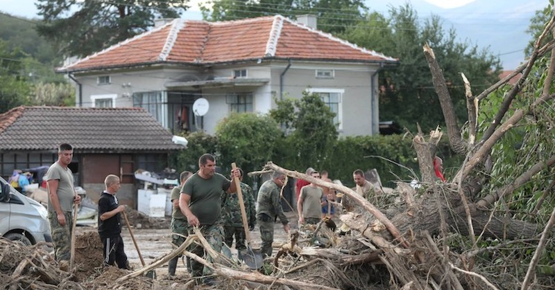 Деветдесет и пет военнослужещи ще разчистват инфраструктура и сгради в