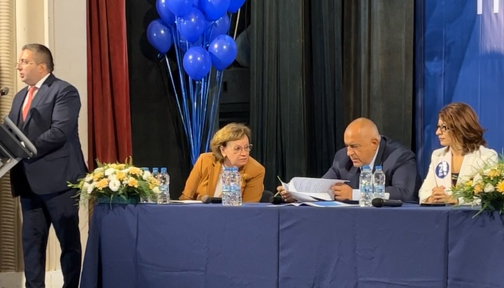  Амбицията на хората на Бойко Борисов пък е заетите в