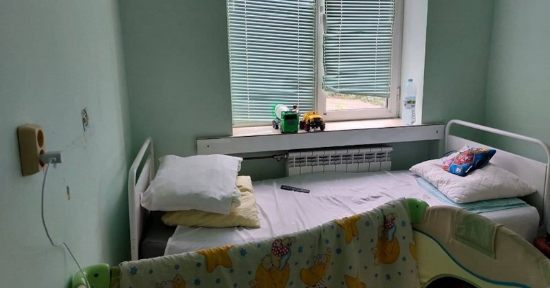 Лекарка удари шамар на 3-годишно дете пред очите на майка