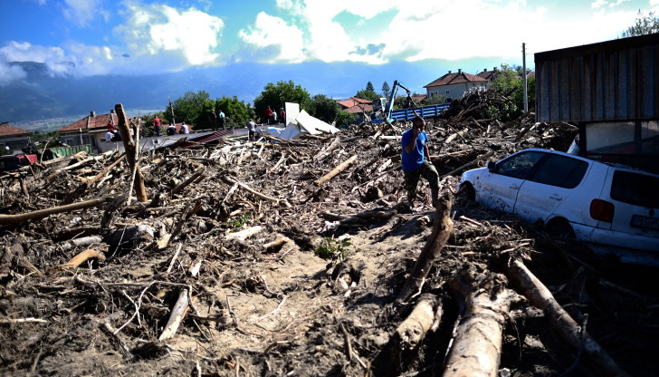 Пострадалите семейства ще получат помощта чрез паричен превод, или чрез ваучериБългарският