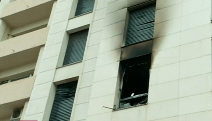 Огънят е тръгнал от втория етаж на сградатаЕдин човек загина,