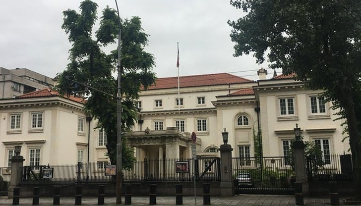 Знамената ще останат свалени до 8:00 ч. сутринта след погребението