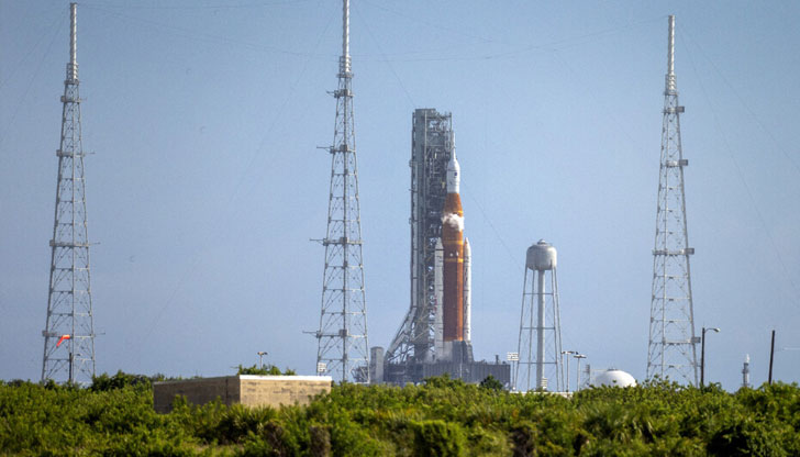 НАСА отново отложи изстрелването на най-мощната си ракета към ЛунатаТо
