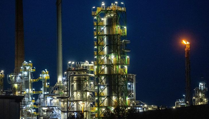 Базираната в Германия рафинерия РСК, собственост на Роснефт, предупреди за