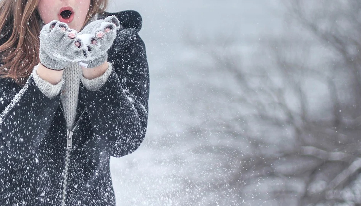 Синоптици очакват първите снежинки да прехвръкнат още този месец. Това