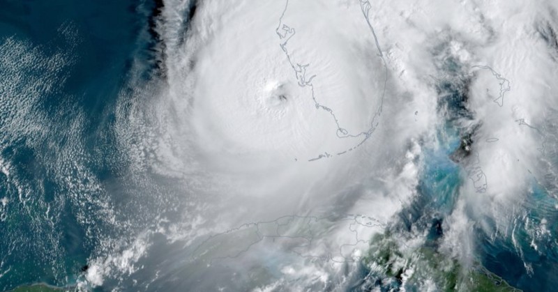 2 милиона домакинства са без токУраганът Иън се стовари върху