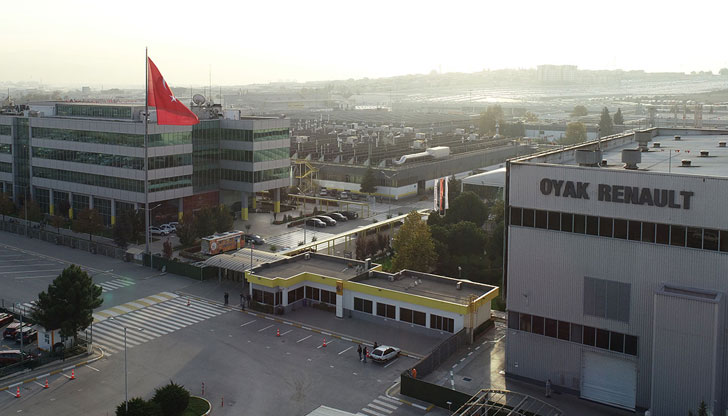 Кризата с чиповете ще извади фабриката временно от строяRenault е