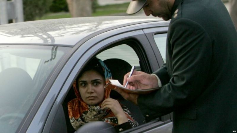 Глобата за жена на предната седалка е 2000 долара, дори