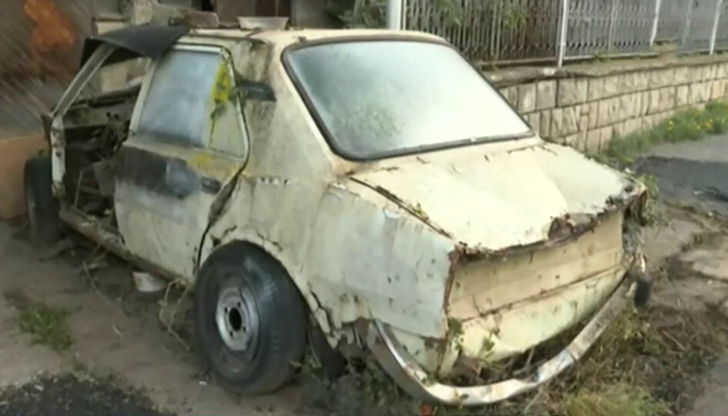 Последен писък на модата в асфалтиранетоСвогенското село Искрец е на