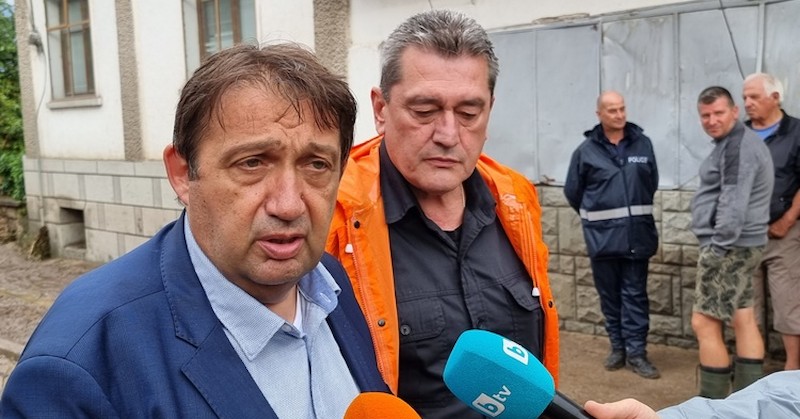 Река Стряма е на път да залее и пътят Пловдив