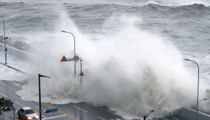 Поривите на вятъра достигат скорост от 216 км/чМощният тайфун Муйфа