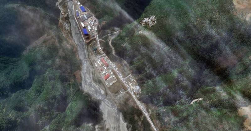 Десетки хиляди руснаци бягат в съседната страна, за да не