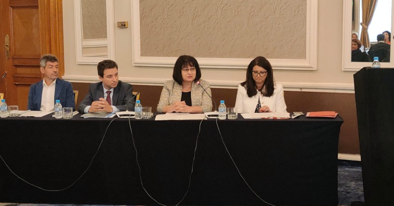 За младежите от 11 и 12 клас има възможност за