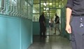 Затворници биха с пейки и маси надзиратели в затвора в Кремиковци