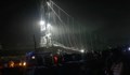 Над 80 са жертвите на рухналия мост в Индия
