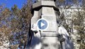 Дете откърти главата на единия от войниците на Паметника на Незнайния войн в Хасково