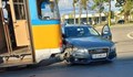 Трамвай блъсна кола в София