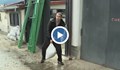 Софиянец строи диги пред имота си, за да го пази от наводнения