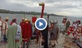 В автентични облекла плава екипажът на древния римски кораб, акостирал в Русе