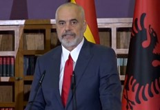 Премиерът на Албания  Адвокатите на Пфайзер заплашваха със съд и искаха