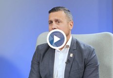 Хелоуин е празник който е много комерсиален В него няма