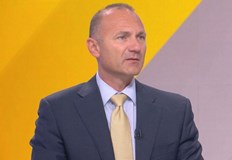 Енергийният министър обясни че тя се снижава основно заради два