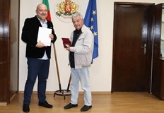 Стефан Цанев е роден през 1936 година в село Червена