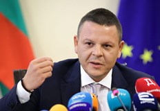 Министърът на транспорта ще обсъди с представители на таксиметровия бранш