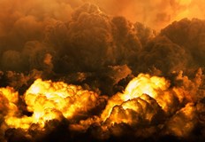 Над сгради в центъра на града се вижда да се