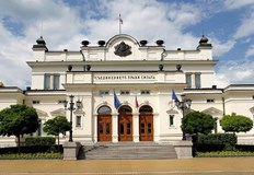 Някои кандидати вече се отказаха а други бяха разместени от