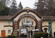 Смяната на ръководството се случва дни преди здравното заведение да получи