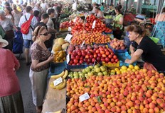 Въпреки това цените са скочили чувствителноЗасилен внос на оранжерийни зеленчуци