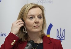 Премиерът на страната Лиз Тръс призова Европа да запази износа