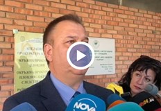 Няма данни осиновителката да се е интересувала от състоянието на