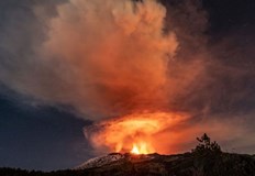 Мауна Лоа в Хаваите изпраща сигнали че може да изригнеВластите