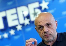 Влизаме в модел на президентска република с парламент който работи